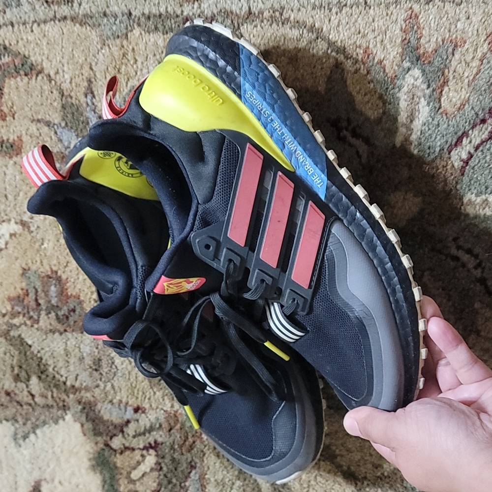ADIDAS ULTRABOOST SIZE 7